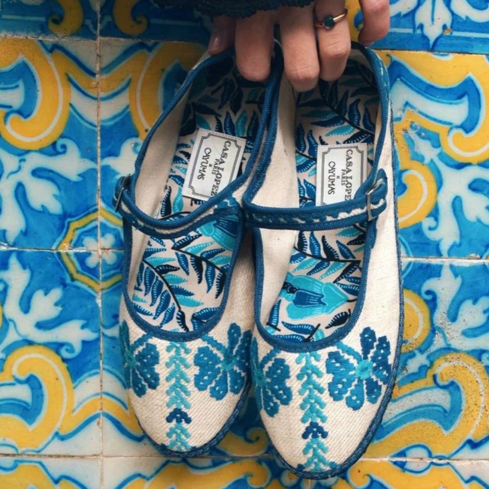NEW Cayumas Women’s Boheme Blu Casa Lopez Hand Embroidered Shoes Mary Janes Flat
